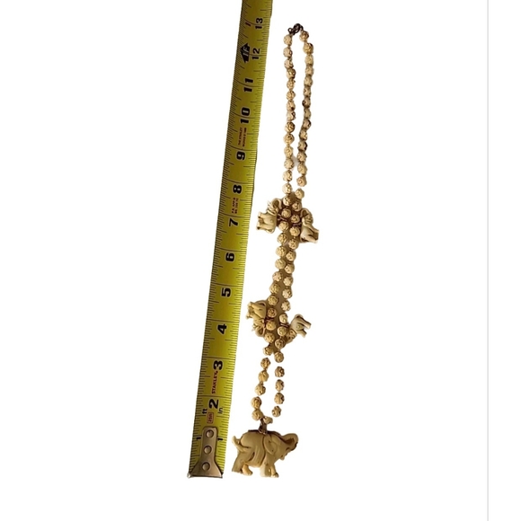 Retro Boho Resin Beaded Elephant and carved roses Necklace. - Picture 4 of 11